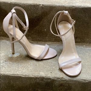 Nude strapped heel